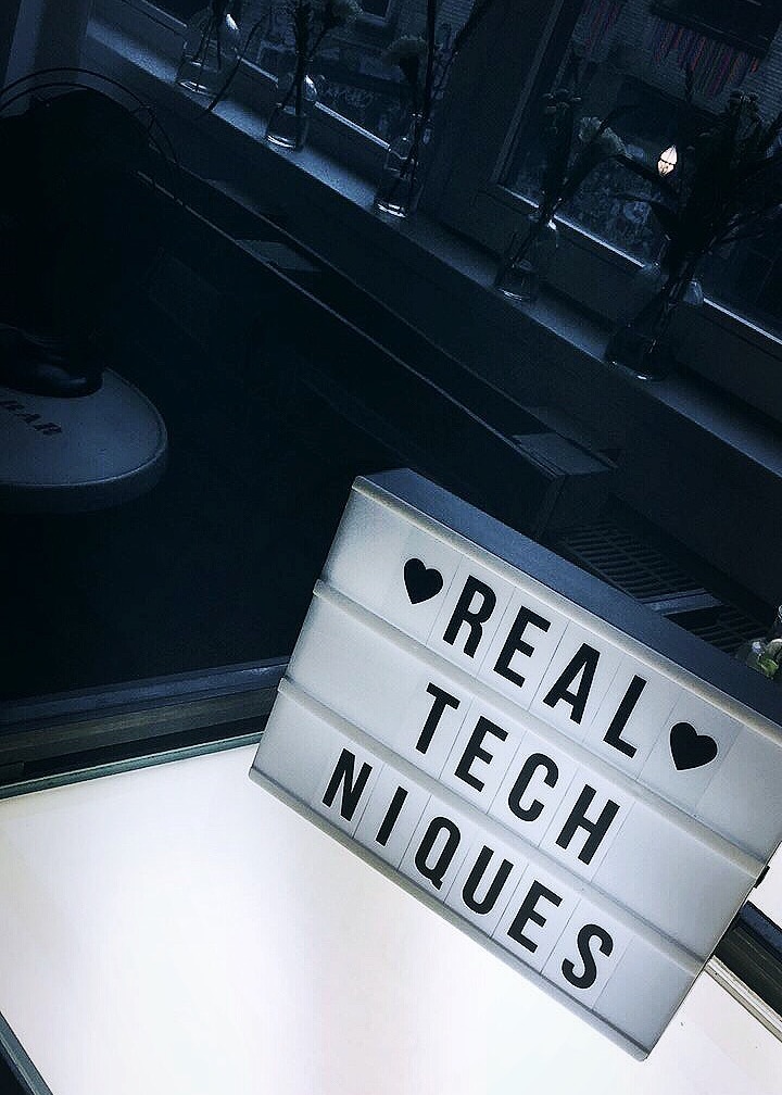 REAL TECHNIQUES PARTY