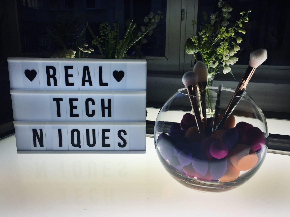 REAL TECHNIQUES PARTY