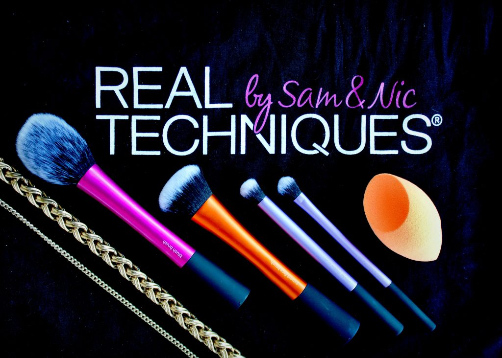 REAL TECHNIQUES PARTY REAL TECHNIQUES PARTY