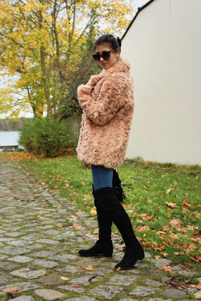 PRETTY IN PINK (FLUFFY COAT)