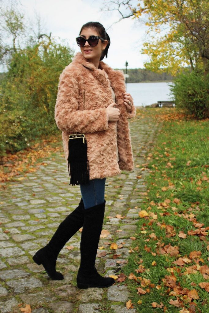 PRETTY IN PINK (FLUFFY COAT)