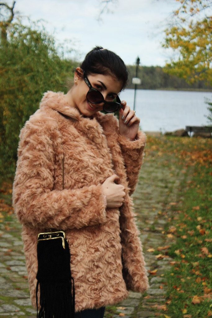 PRETTY IN PINK (FLUFFY COAT)