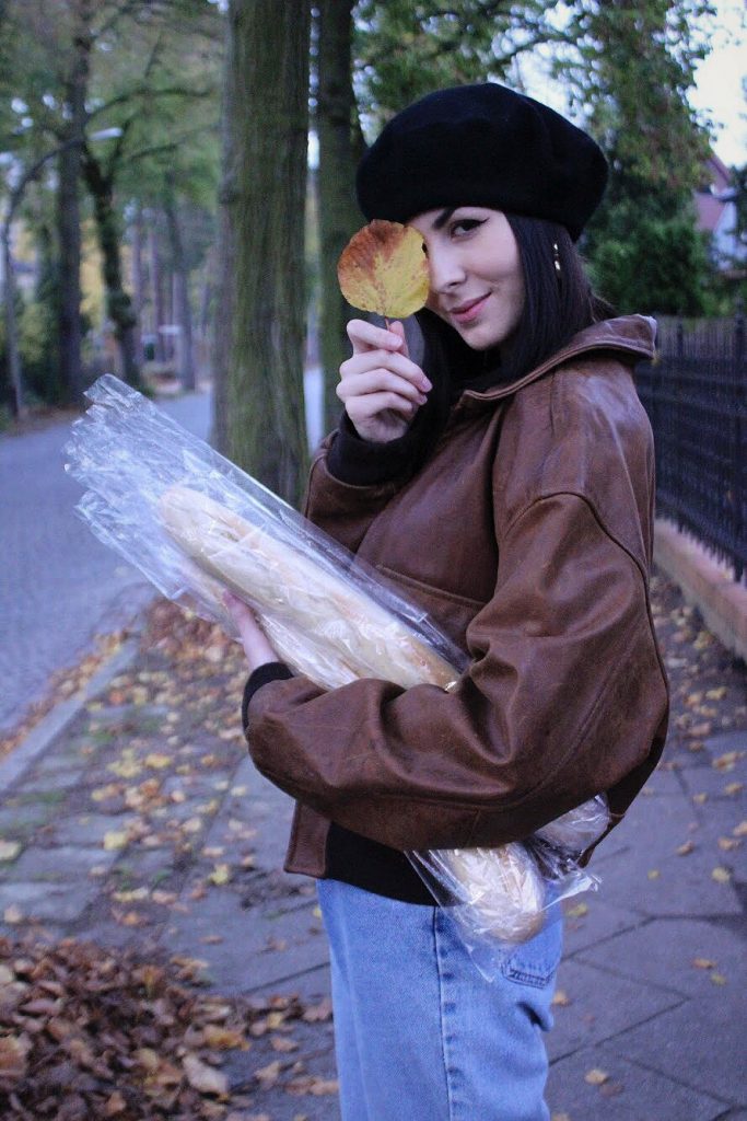 PARISIENNE CHIC WITH BERET AND BAGUETTES