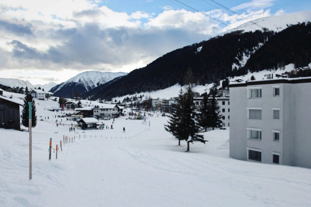 STYLISH IN DIE VERSCHNEITEN ALPEN