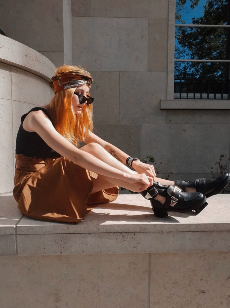 SOMMER OUTFIT: PAPERBAG ROCK UND CUT-OUT BOOTS | Berlin