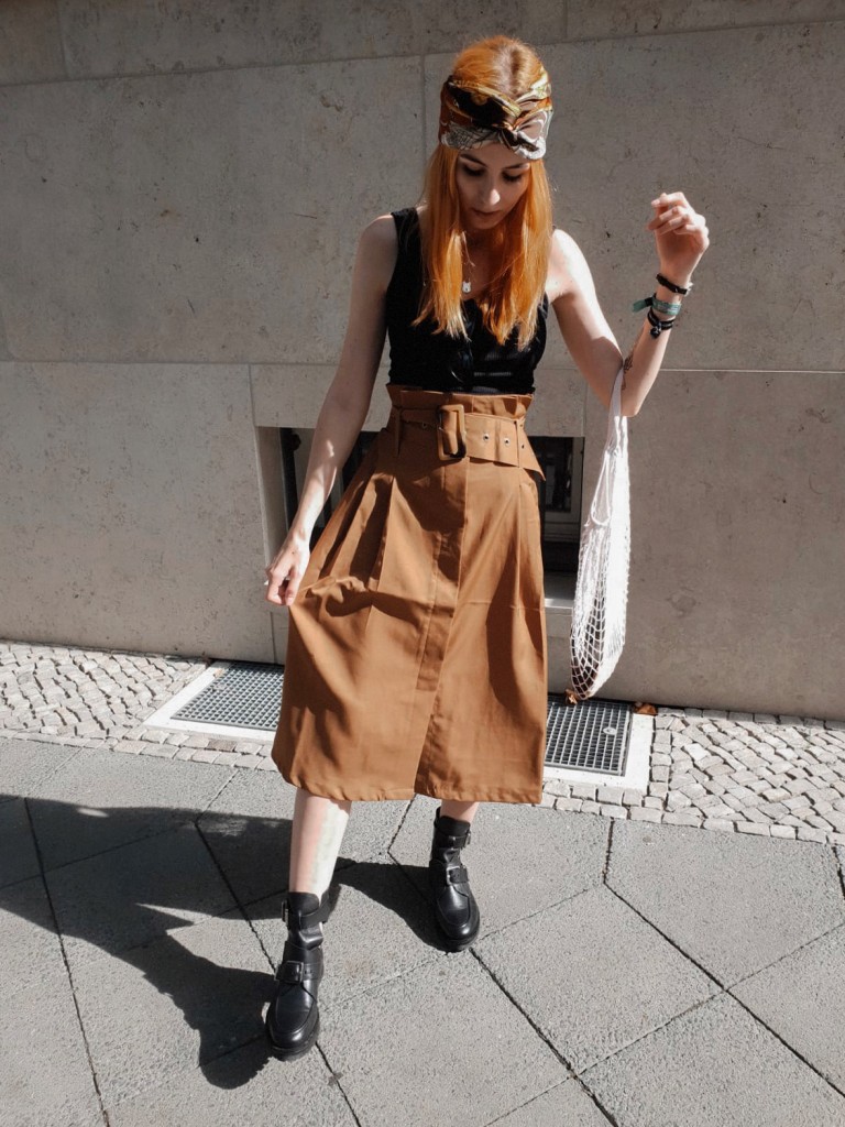 SOMMER OUTFIT: PAPERBAG ROCK UND CUT-OUT BOOTS | Berlin