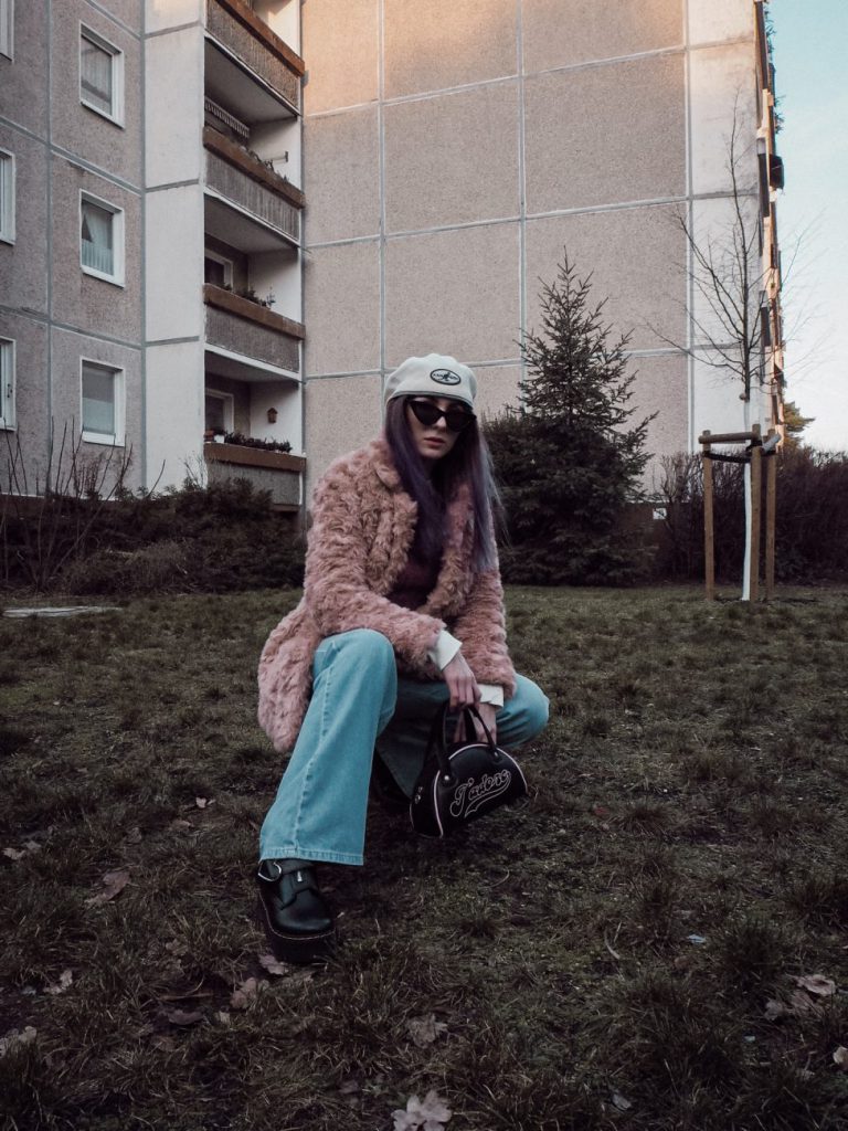 Berlin Fashion Week - Late 90s Pastel Outfit - Russenhocke